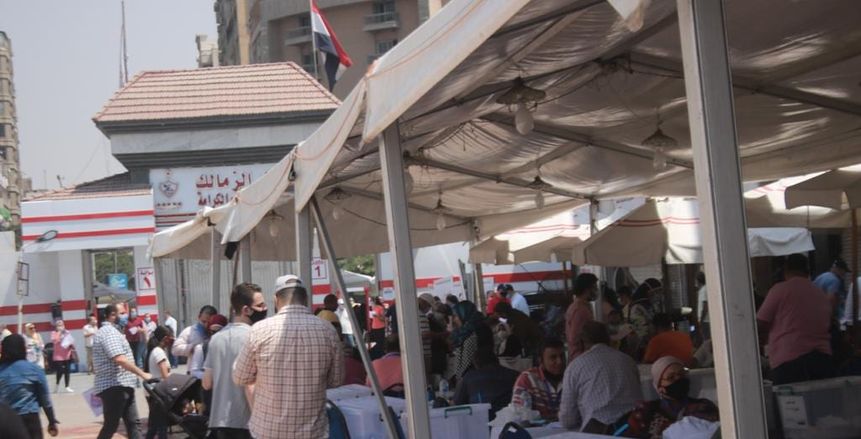 استمرار توافد اعضاء الزمالك للتسجيل في الجمعية العمومية (صور)
