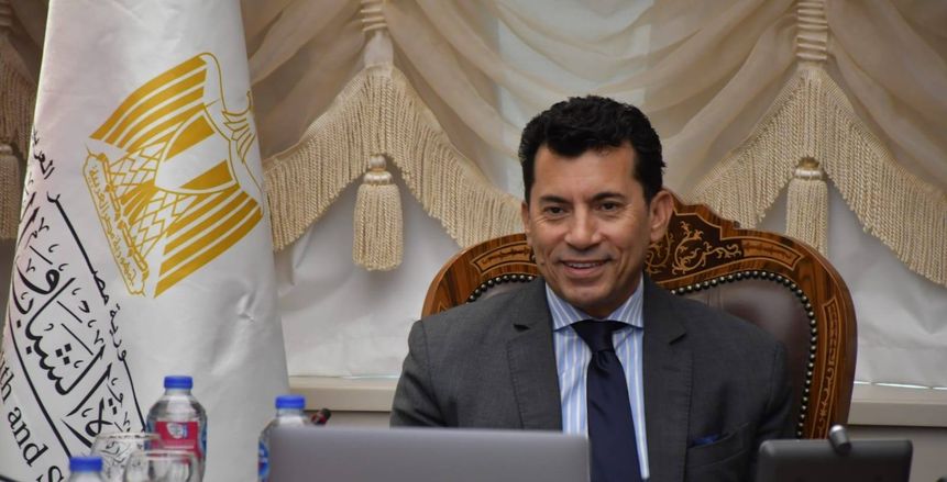 وزير الرياضة يشهد احتفالية استقبال كأس الأمم الإفريقية