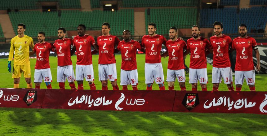 لاعبو الأهلي يؤدون صلاة المغرب قبل مواجهة الإنتاج الحربي