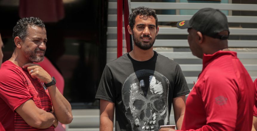 أحمد ياسر ريان يدعم لاعبي الأهلي قبل السفر إلى المغرب