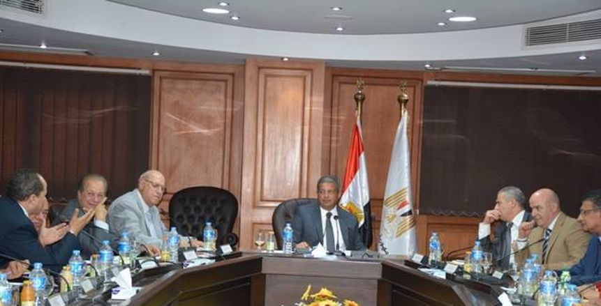 وزير الرياضة يتابع آخر مستجدات تنظيم بطولة كاس العالم لكرة الطائرة تحت 23 سنه