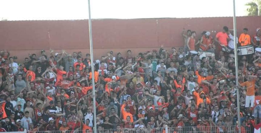 قبل نهائي الكونفدرالية.. إقبال مكثف من جماهير نهضة بركان على شراء تذاكر مباراة الزمالك