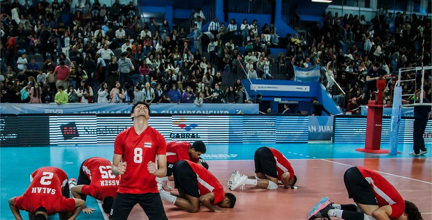 منتخب الطائرة في مواجهة نارية أمام فرنسا بربع نهائي بطولة العالم للشباب
