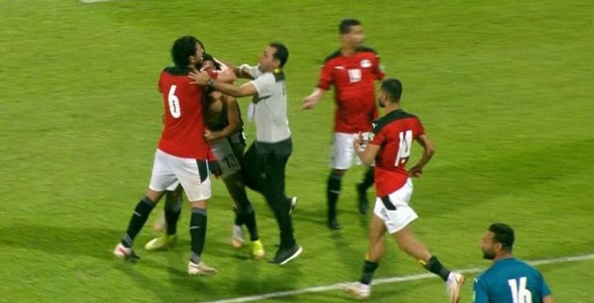 مصدر: اتحاد الكرة يجمد مصطفى محمد بسبب حسام البدري
