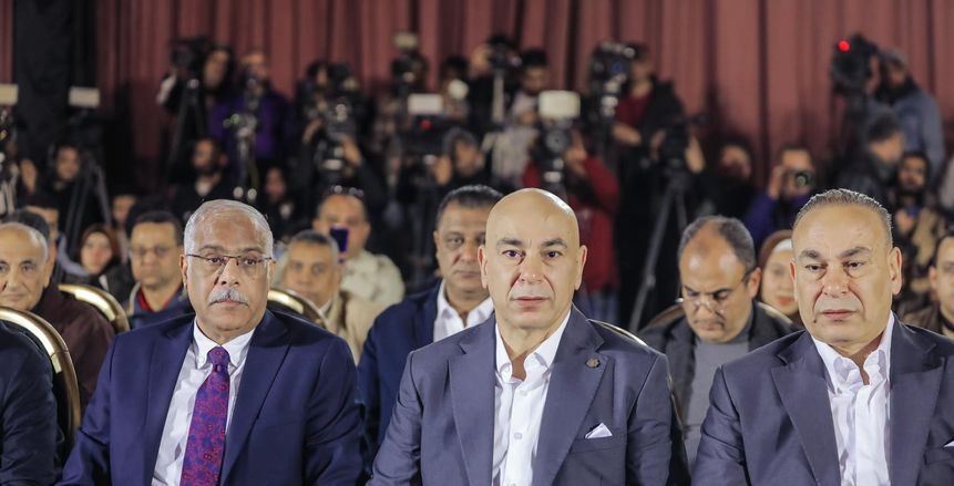 حسام وإبراهيم حسن يحضران مباراة الأهلي ويانج أفريكانز.. وحديث جانبي مع الشناوي