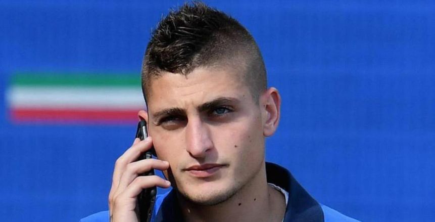 بالصور| "فيراتي" يستمتع بالتدخين بسبب برشلونة