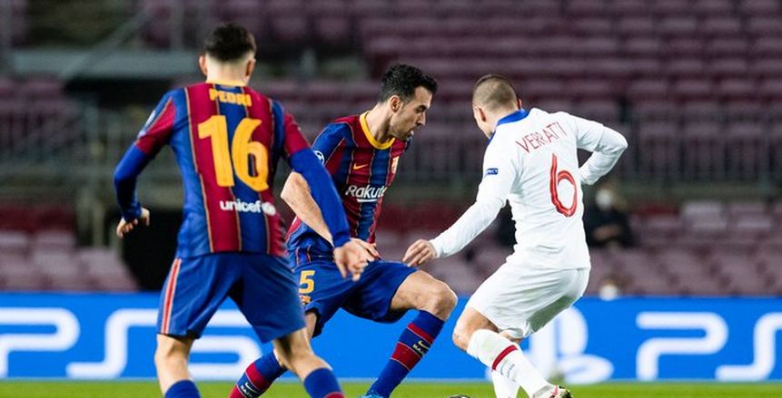 برشلونة يسعى للفوز على إشبيلية للزحف نحو قمة الدوري الإسباني