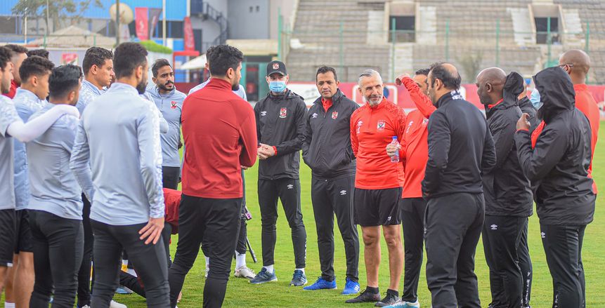 مران الأهلي: أيمن أشرف يؤدي تدريبات تأهيلية.. وموسيماني يحاضر اللاعبين