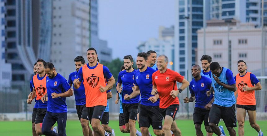 كواليس موافقة «فتحى» على التجديد للأهلى فى الإمارات