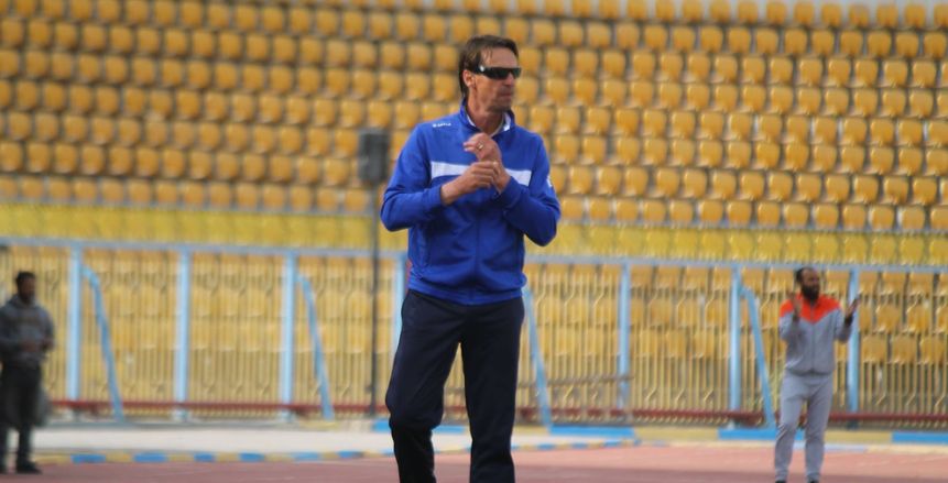 عاجل| استقالة التشيكي فرانز ستراكا من تدريب سموحة