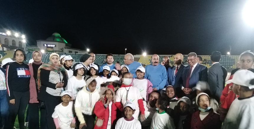 وزير الرياضة ومحافظ أسوان والوادي الجديد ومطروح يشاركون في مباراة استعراضية