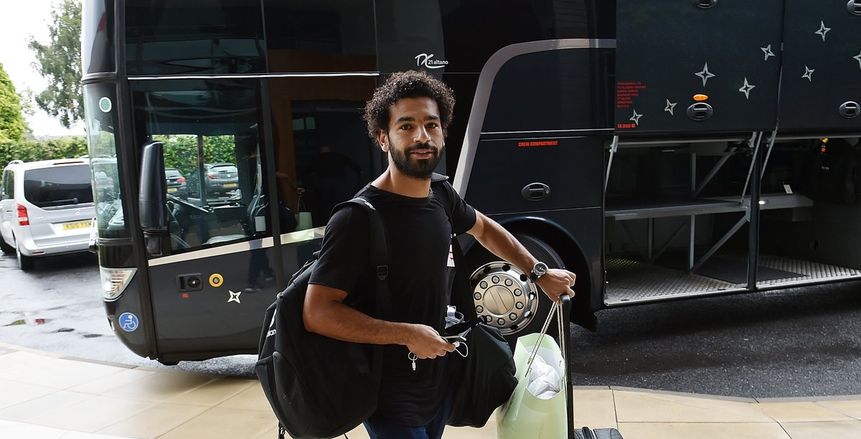 بالصور| «صلاح» يطير مع ليفربول إلى هونج كونج