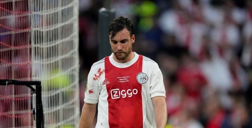 تقارير: لاعب أياكس بديلا لثنائي تشيلسي في برشلونة 