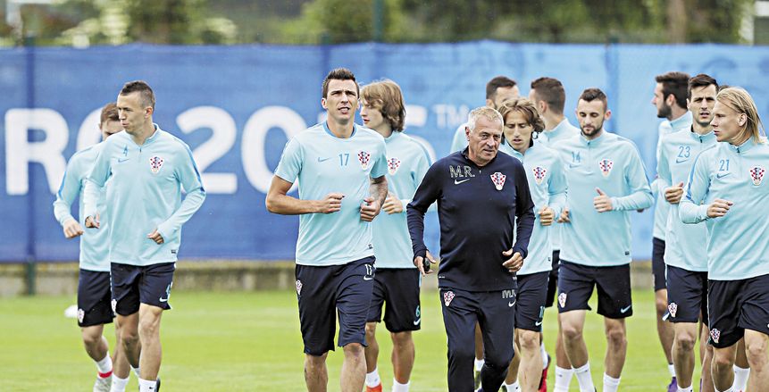 "كرواتيا" تبحث عن نقاط الإنقاذ من محطة التشيك