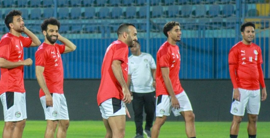 تفاصيل الجلسة الخاصة بين محمد صلاح وإيهاب جلال في معسكر المنتخب