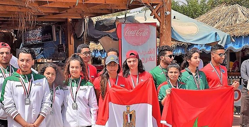 وزير الرياضة يهنئ أبطال السباحة بالزعانف بفوزهم بالبطولة العربية