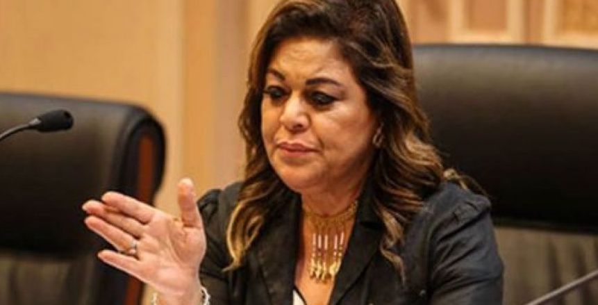 الأمن يسمح لسحر الهواري و"سويلم" بدخول المطار لاستقبال بعثة المنتخب