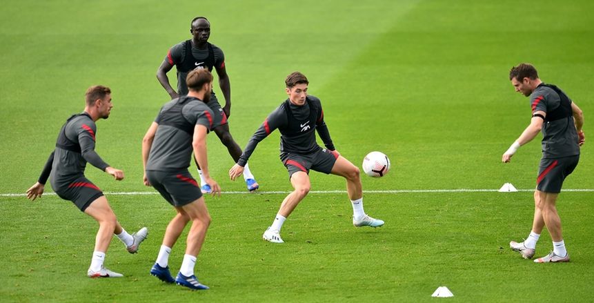 تسيميكاس يشارك في تدريبات ليفربول بعد تعافيه من كورونا