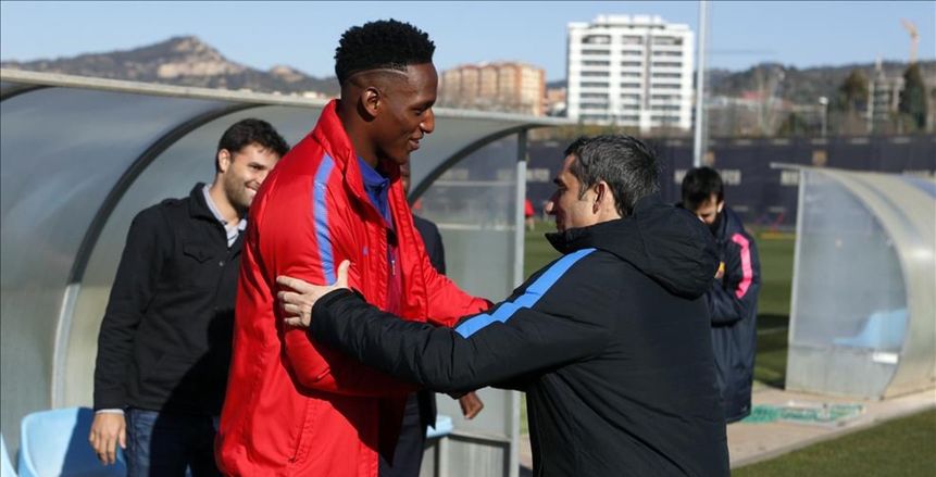 مدافع برشلونة المنبوذ يكشف وجهته المقبلة