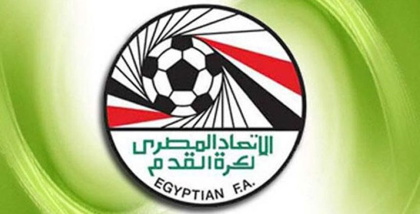 اتحاد الكرة يضع شرطا لتواجد المدربين في المناطق الفنية بالملاعب أثناء المباريات