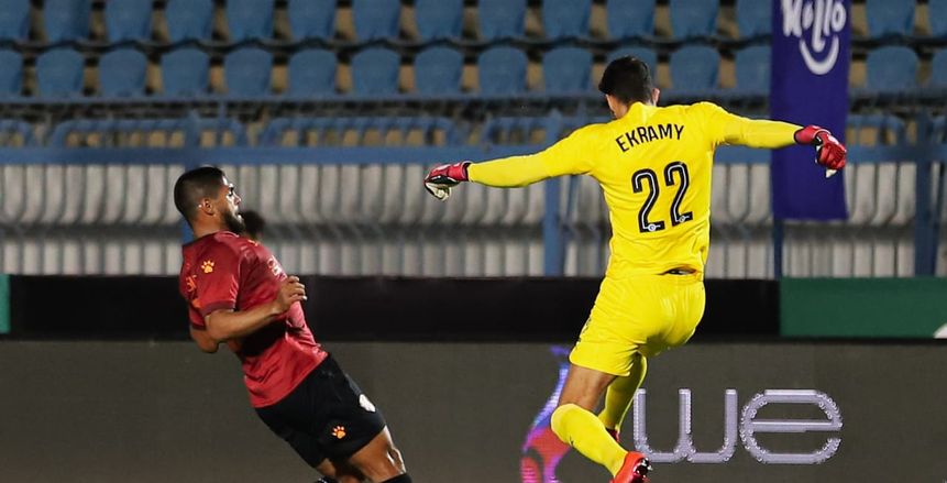 إصابة شريف إكرامي في مباراة بيراميدز والطلائع ومشاركة المهدي سليمان