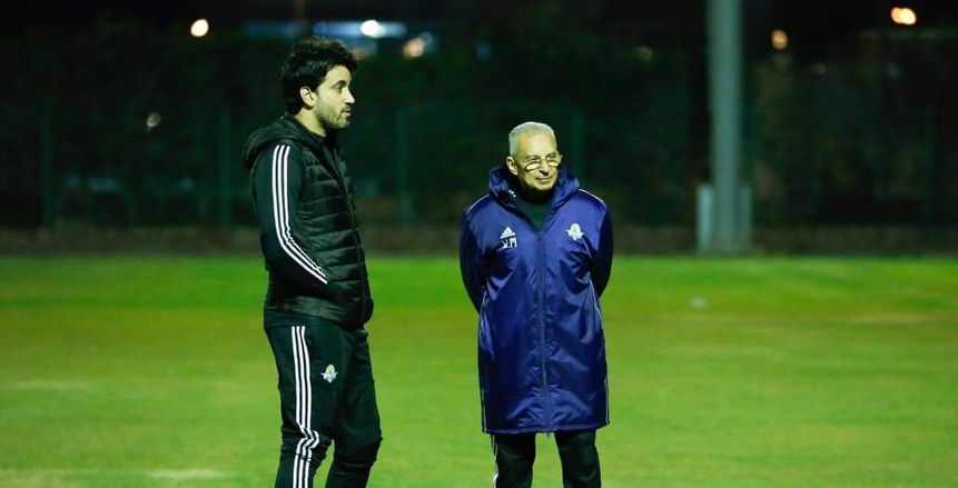 زيزو يقود مرانه الأول بعد توليه منصب المدير الفني لبيراميدز (صور)