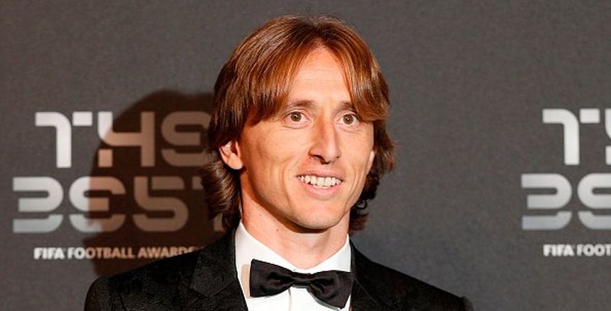 «مودريتش» الفائز بجائزة «The Best» رشح مدافع فرنسا كأفضل لاعب