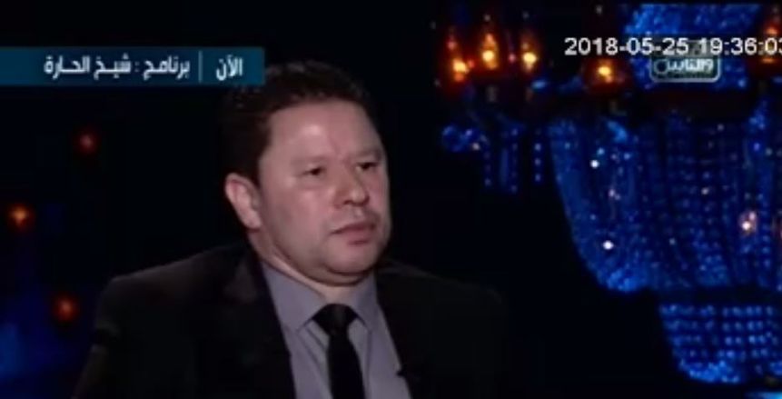 رضا عبد العال عن وضع الكمامة على وجهه: عنيا زغللت من كتر الفلاشات