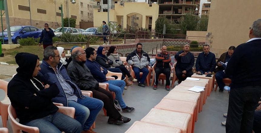بالصور| اعضاء نادى الزهور "التجمع الخامس" يحتجون على لائحة النادي الجديدة