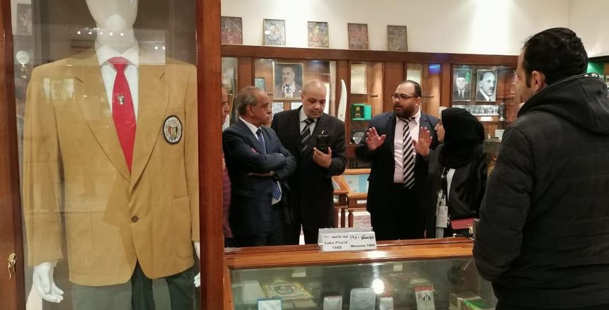 جولة للمشاركين في المؤتمر العربي للرياضة بمقر مركز التسوية والمتحف الأولمبي