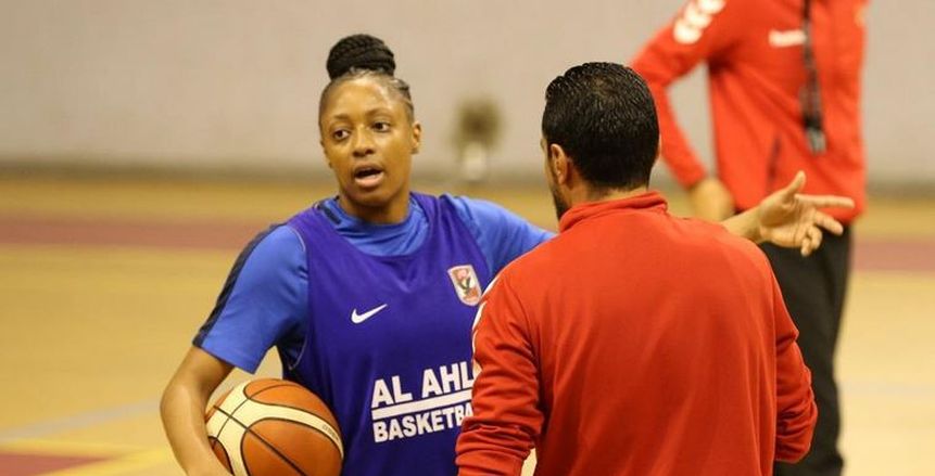 المحترفة الأمريكية بـ"سلة الأهلي" تناشد الجمهور بالمساندة وتعدهم بالبطولة