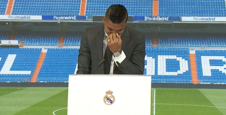 كاسيميرو يودع ريال مدريد بالدموع قبل الانتقال إلى يونايتد: سأعود مجددا
