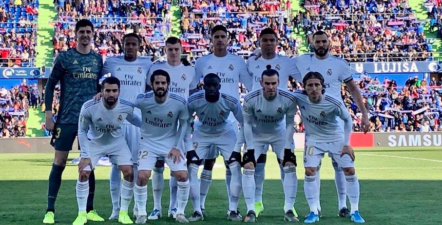 بنزيمة بديلا.. التشكيل الرسمي لموقعة ريال مدريد ضد إشبيلية في الليجا