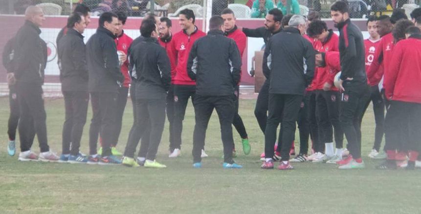 الأهلي يغادر فندق الإقامة متجها لـ"بتروسبورت"