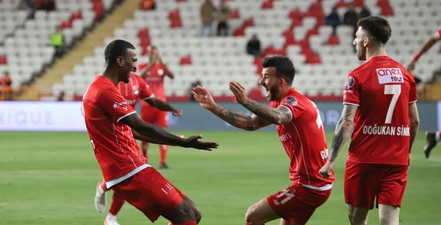 هاتاي سبور يسقط برباعية أمام أنطاليا بالدوري التركي في غياب كهربا