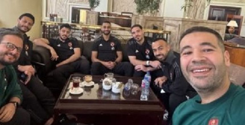 علب كحك احتفالا بعيد الفطر.. كواليس معسكر الأهلي قبل لقاء الهلال