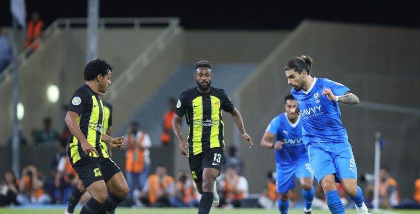 الهلال يتقدم على الاتحاد بهدفين في شوط أول ناري بربع نهائي البطولة العربية