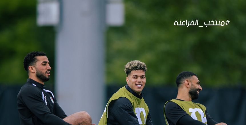 محمد صلاح يعقد جلسة خاصة مع مرموش وإمام عاشور قبل مباراة بلجيكا