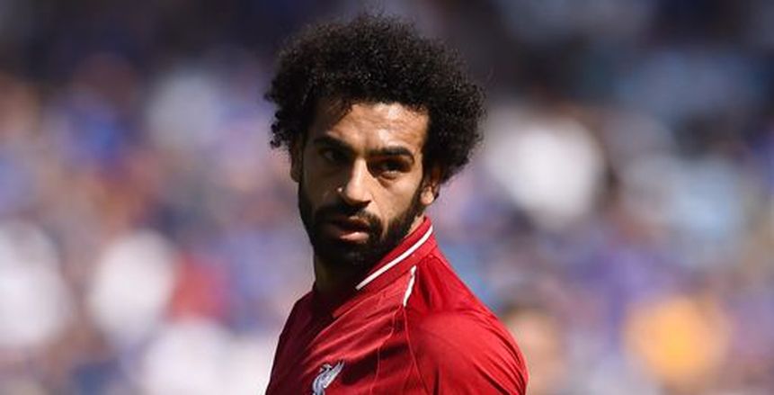 نجم ليفربول يعلق على إلقاء «صلاح» لزجاجة المياه في مباراة «سان جيرمان»