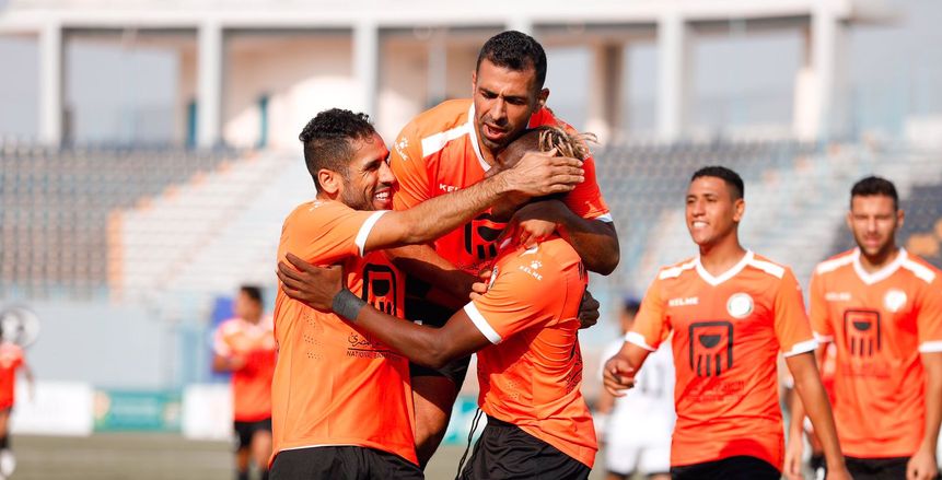 لاعب البنك ينقذ الأهلي من استقبال الهدف الأول.. «غرائب وطرائف بالفيديو»