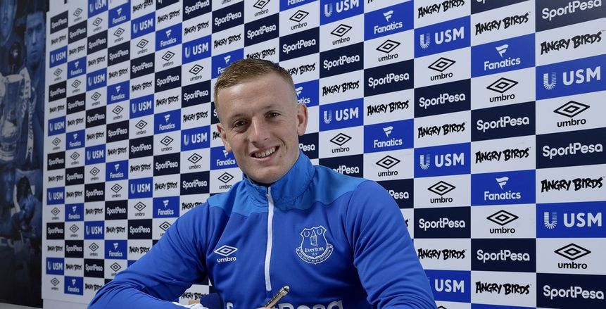 «إيفرتون» يجدد تعاقده مع «حارس» المنتخب الإنجليزي