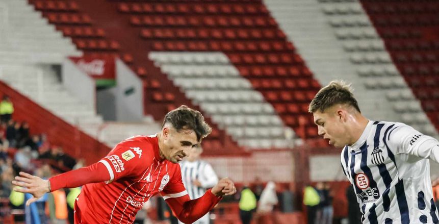 تاليريس يهزم هوراكان ويقلص الفارق مع ريفربليت في الدوري الأرجنتيني