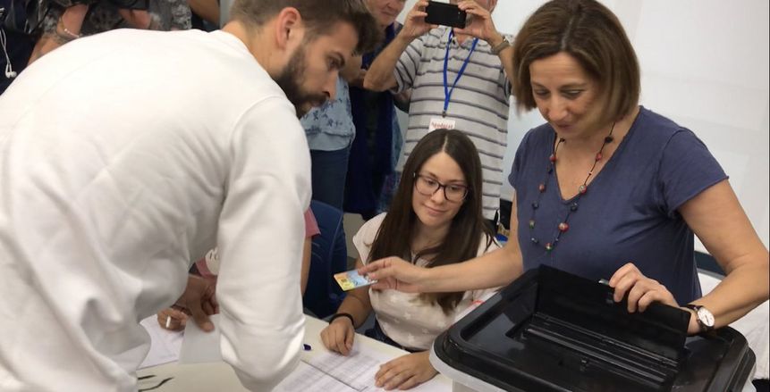 بالصور| «بيكيه» يعلق على أحداث كتالونيا بعد التصويت على الانفصال