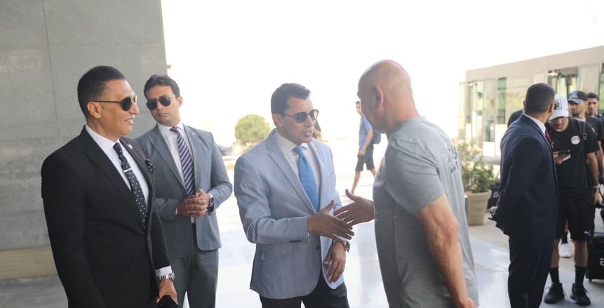 وزير الرياضة يستقبل بعثة منتخب مصر بعد الوصول للقاهرة قادمة من غينيا بيساو
