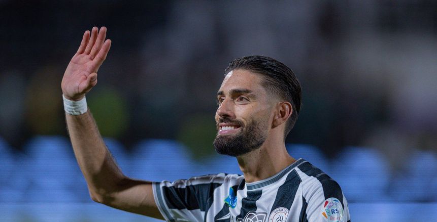 كاراسكو يرفض عرض بشكتاش ويتمسك بالبقاء مع الشباب