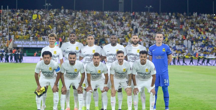 بنزيما يقود تشكيل مباراة الاتحاد والهلال المتوقع.. غياب طارق حامد