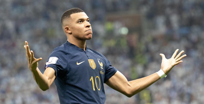 مبابي يسير على خطى الأساطير.. رقم قياسي جديد يقترب من نجم منتخب فرنسا