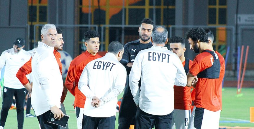 كيروش يجتمع بلاعبي الزمالك في المنتخب: انسوا خماسية الأهلي