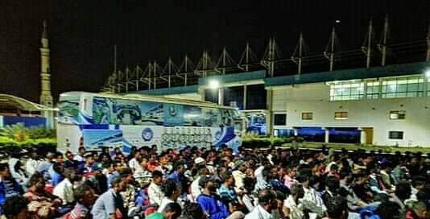 بسبب الأهلي.. جماهير الهلال تعتصم بالنادي وتنقلب على الإدارة