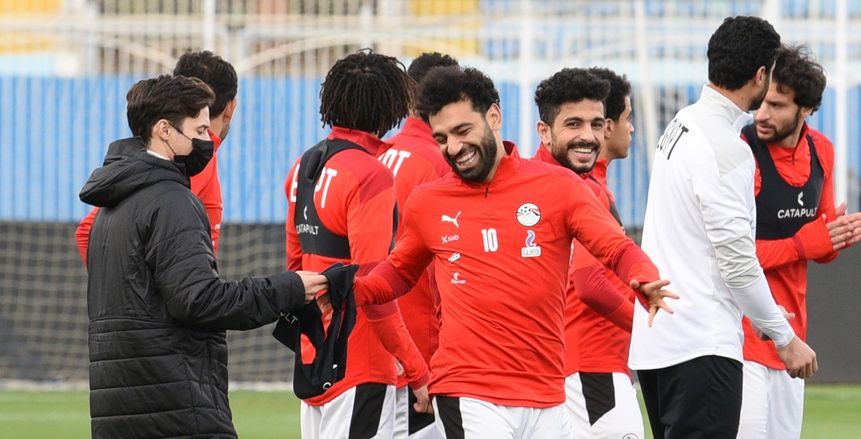 فتح أبواب استاد القاهرة وبدء توافد الجماهير قبل مباراة السنغال «فيديو»